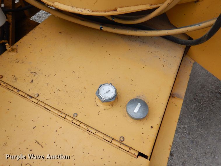 image for item DM6186 1990 Vermeer 1250BC  wood chipper