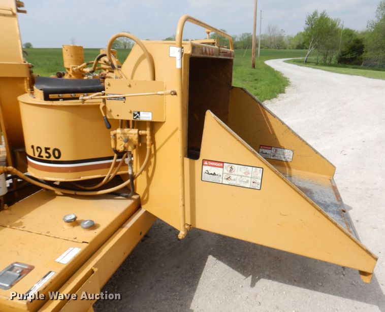 image for item DM6186 1990 Vermeer 1250BC  wood chipper