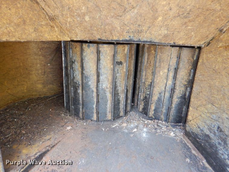 image for item DM6186 1990 Vermeer 1250BC  wood chipper