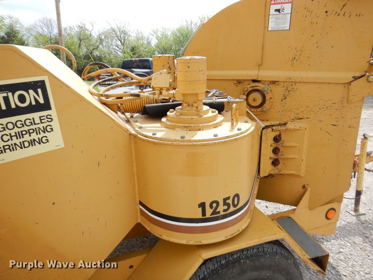 image for item DM6186 1990 Vermeer 1250BC  wood chipper
