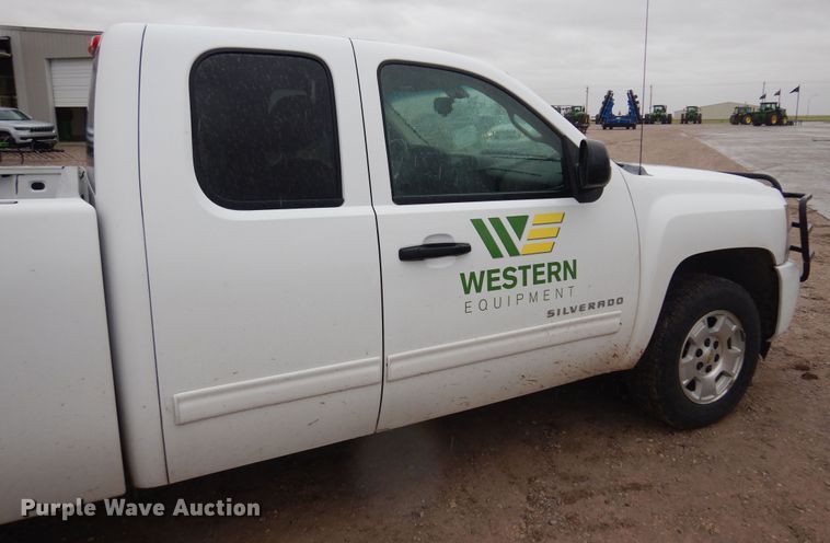 image for item DN0296 2010 Chevrolet Silverado 1500  Ext. Cab pickup truck