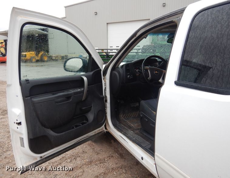 image for item DN0296 2010 Chevrolet Silverado 1500  Ext. Cab pickup truck