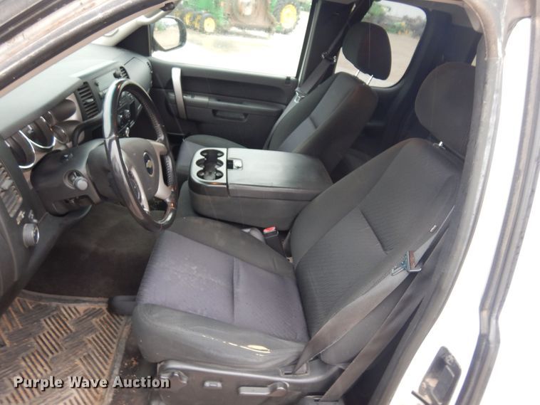 image for item DN0296 2010 Chevrolet Silverado 1500  Ext. Cab pickup truck