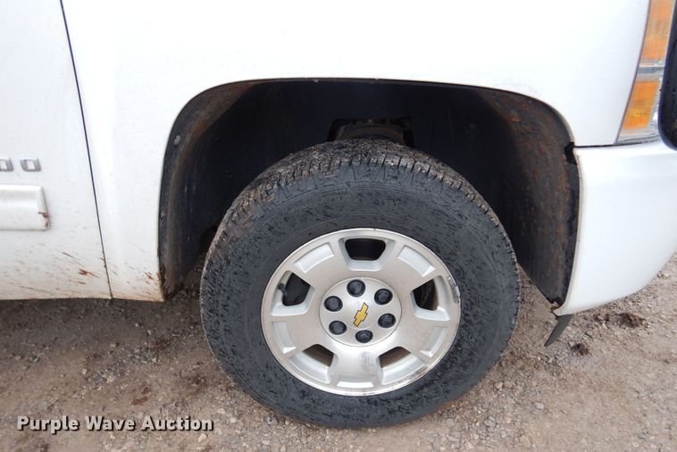 image for item DN0296 2010 Chevrolet Silverado 1500  Ext. Cab pickup truck