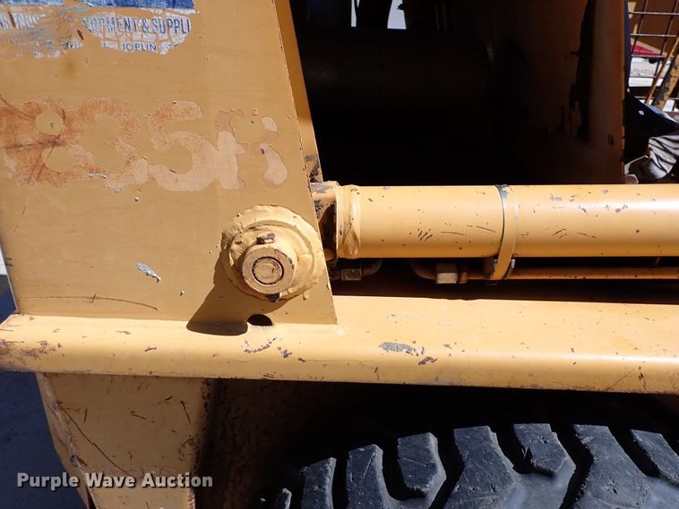 image for item DN1545 Case 1835B  skid steer loader
