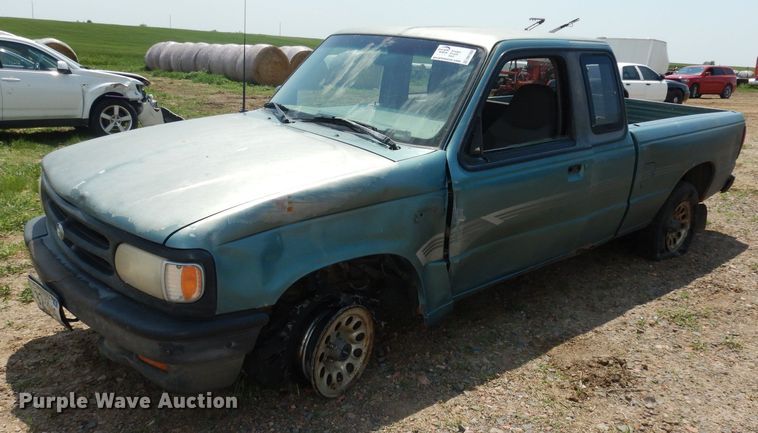image for item DN1568 1994 Mazda B3000  pickup truck