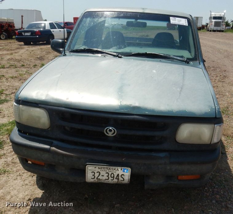 image for item DN1568 1994 Mazda B3000  pickup truck