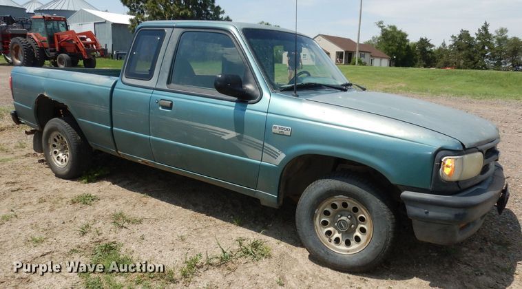 image for item DN1568 1994 Mazda B3000  pickup truck