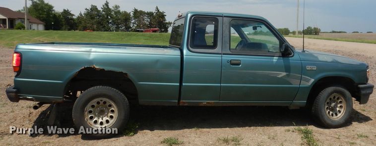 image for item DN1568 1994 Mazda B3000  pickup truck