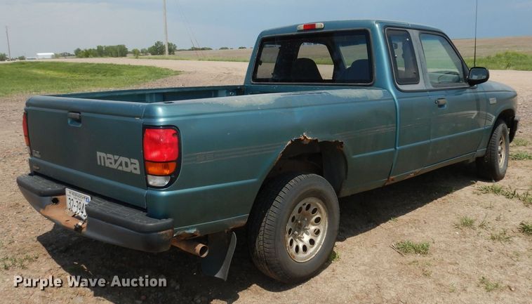 image for item DN1568 1994 Mazda B3000  pickup truck