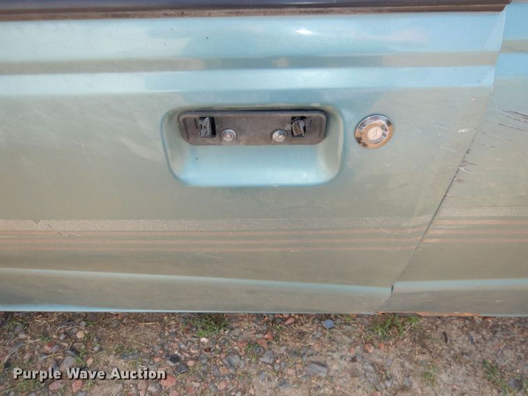 image for item DN1568 1994 Mazda B3000  pickup truck