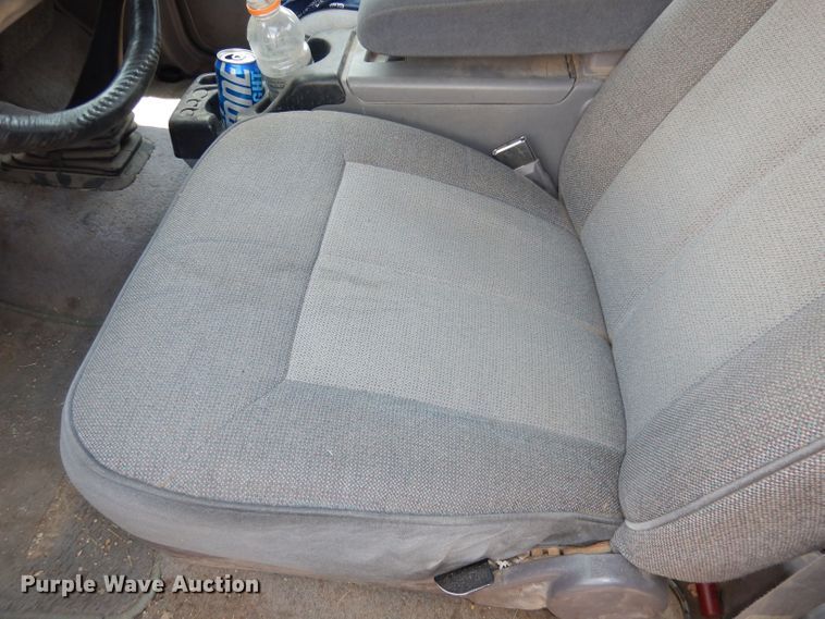 image for item DN1568 1994 Mazda B3000  pickup truck