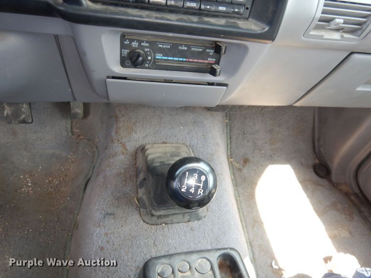 image for item DN1568 1994 Mazda B3000  pickup truck