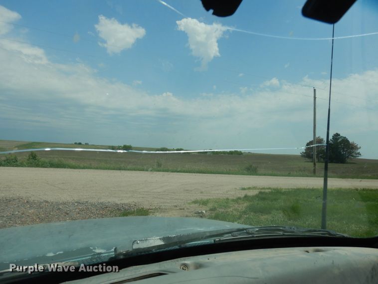 image for item DN1568 1994 Mazda B3000  pickup truck