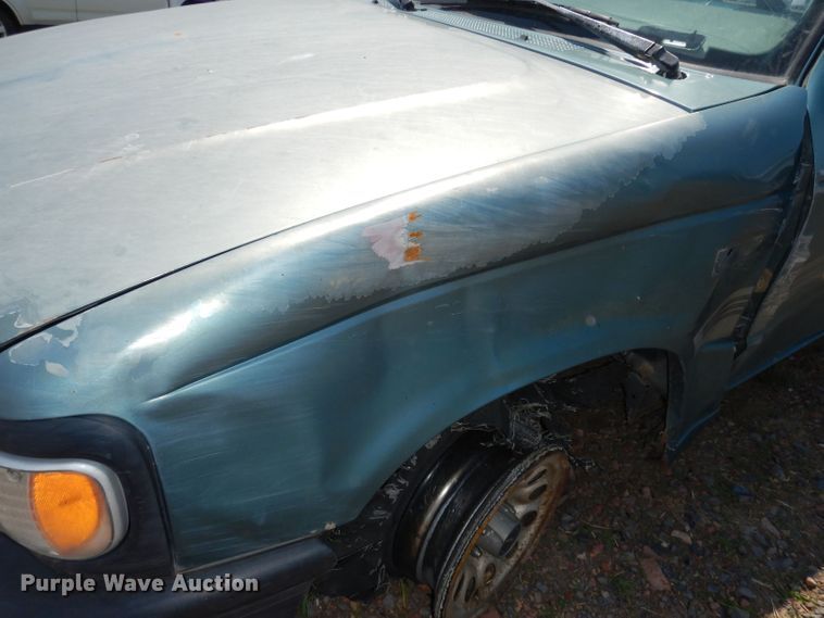 image for item DN1568 1994 Mazda B3000  pickup truck