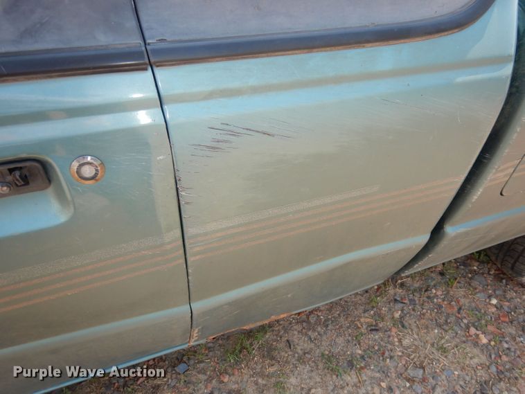 image for item DN1568 1994 Mazda B3000  pickup truck