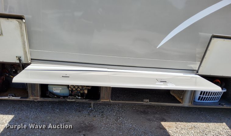 image for item DN6803 2004 Gulf Stream Sun Voyager 8378MXG  RV