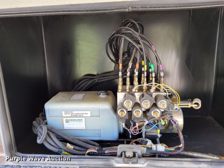 image for item DN6803 2004 Gulf Stream Sun Voyager 8378MXG  RV