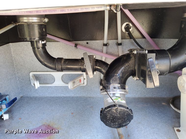 image for item DN6803 2004 Gulf Stream Sun Voyager 8378MXG  RV