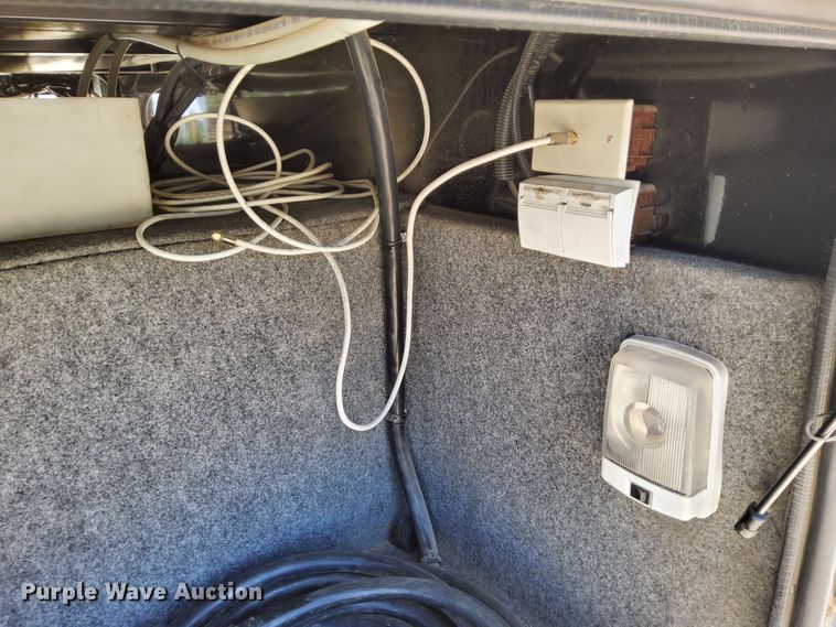 image for item DN6803 2004 Gulf Stream Sun Voyager 8378MXG  RV