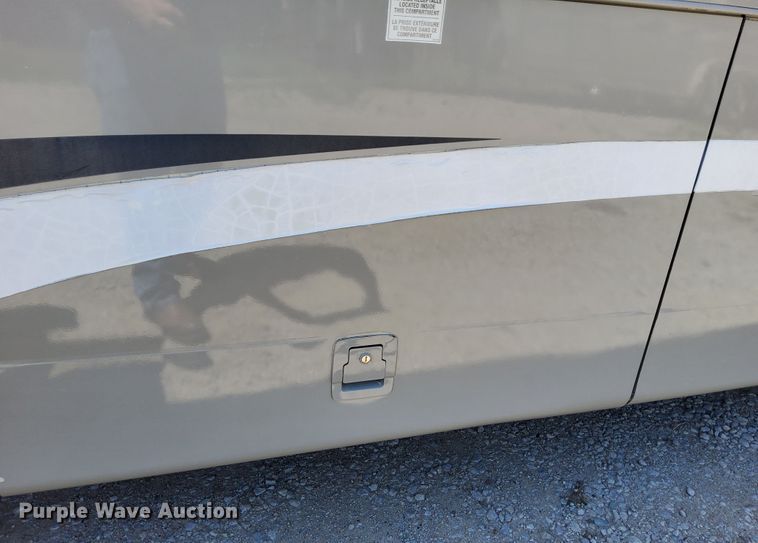 image for item DN6803 2004 Gulf Stream Sun Voyager 8378MXG  RV