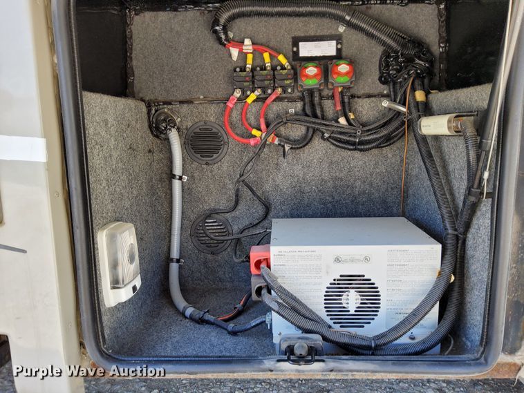 image for item DN6803 2004 Gulf Stream Sun Voyager 8378MXG  RV