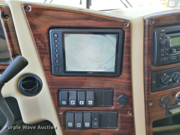 image for item DN6803 2004 Gulf Stream Sun Voyager 8378MXG  RV