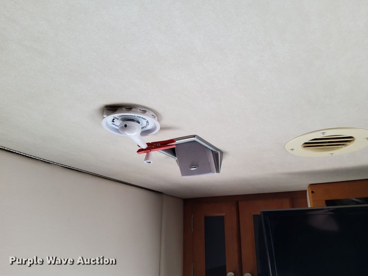 image for item DN6803 2004 Gulf Stream Sun Voyager 8378MXG  RV