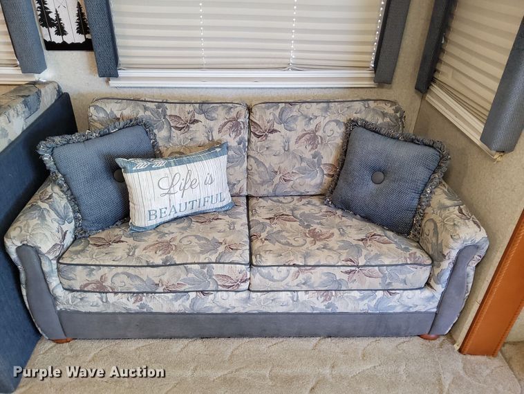 image for item DN6803 2004 Gulf Stream Sun Voyager 8378MXG  RV