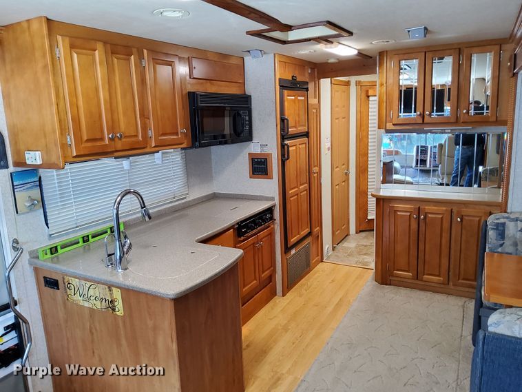 image for item DN6803 2004 Gulf Stream Sun Voyager 8378MXG  RV