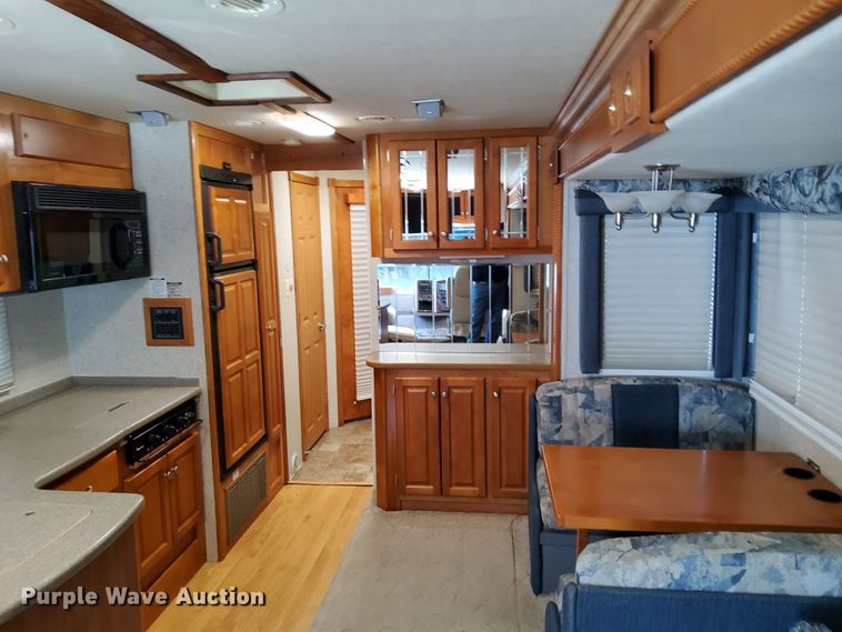 image for item DN6803 2004 Gulf Stream Sun Voyager 8378MXG  RV