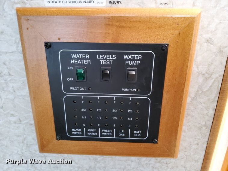 image for item DN6803 2004 Gulf Stream Sun Voyager 8378MXG  RV