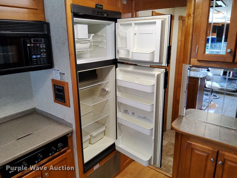 image for item DN6803 2004 Gulf Stream Sun Voyager 8378MXG  RV