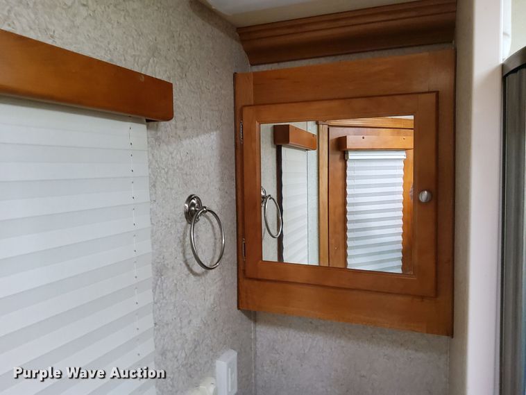 image for item DN6803 2004 Gulf Stream Sun Voyager 8378MXG  RV