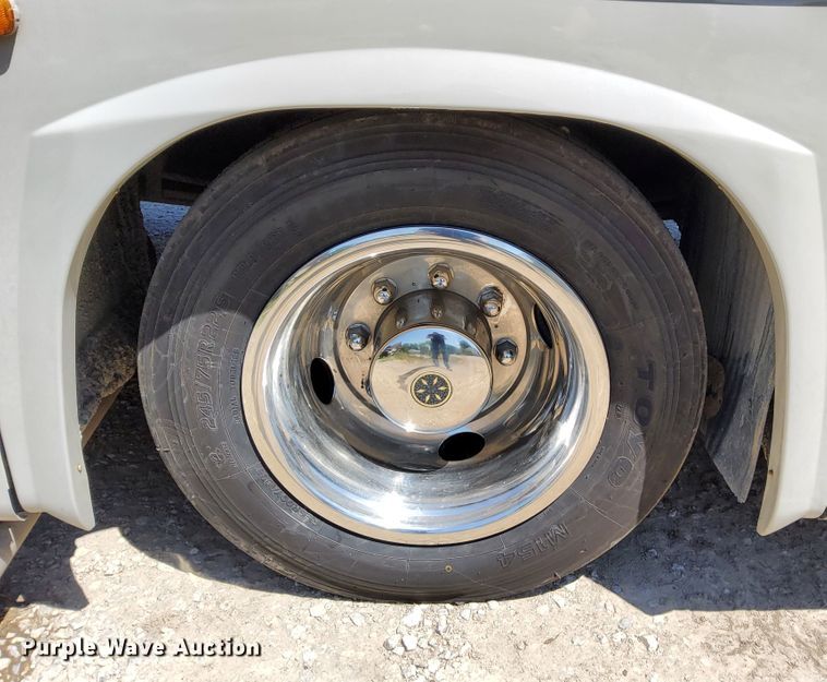 image for item DN6803 2004 Gulf Stream Sun Voyager 8378MXG  RV