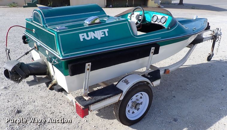 image for item DN6808 1987 Funjet  boat
