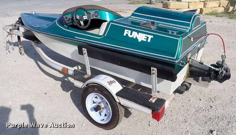 image for item DN6808 1987 Funjet  boat