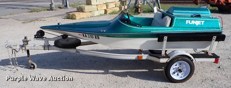 image for item DN6808 1987 Funjet  boat