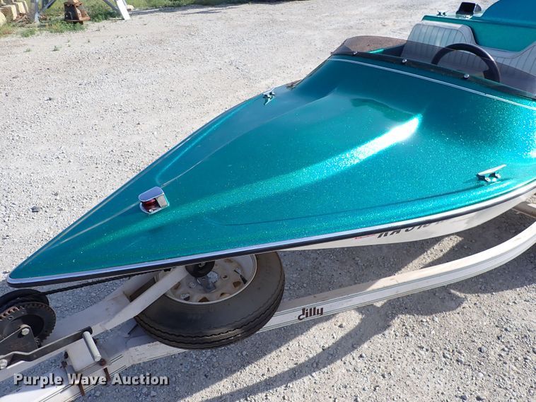 image for item DN6808 1987 Funjet  boat