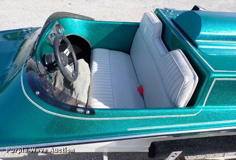 image for item DN6808 1987 Funjet  boat