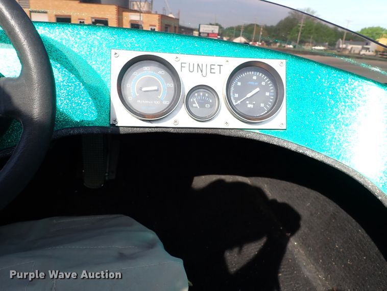 image for item DN6808 1987 Funjet  boat