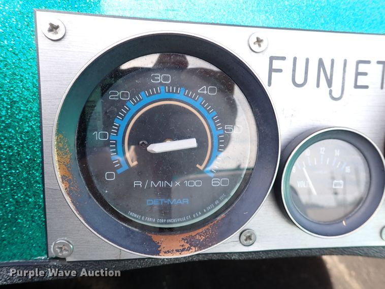 image for item DN6808 1987 Funjet  boat