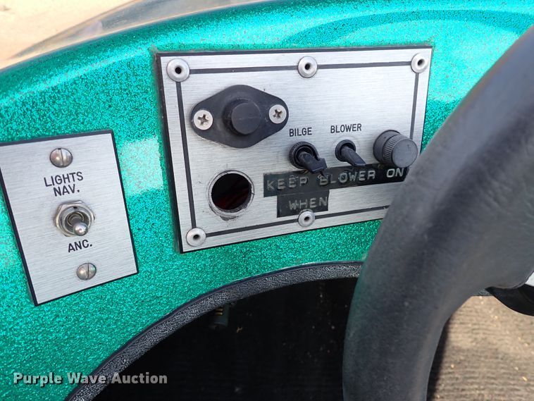 image for item DN6808 1987 Funjet  boat