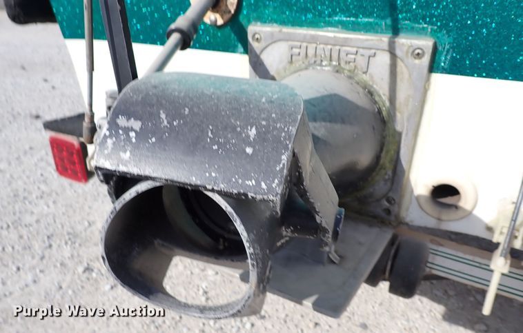 image for item DN6808 1987 Funjet  boat