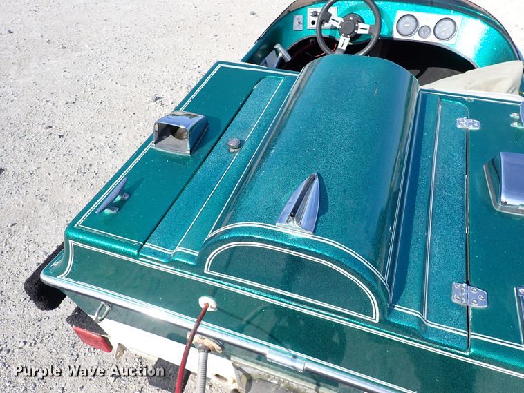 image for item DN6808 1987 Funjet  boat