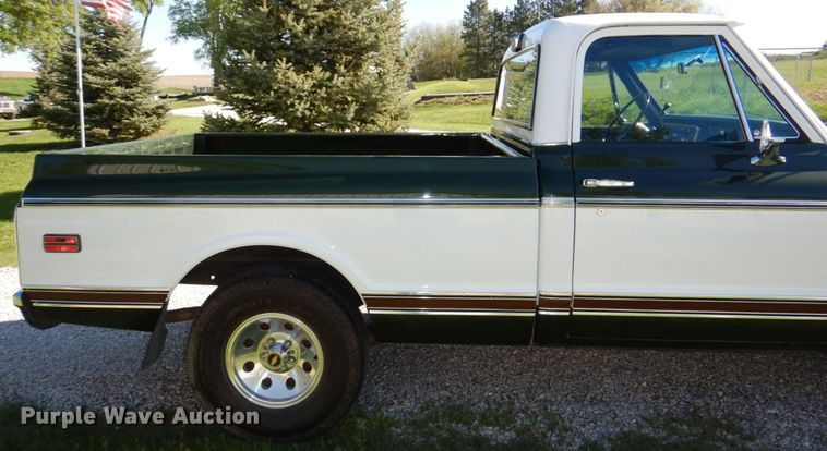 image for item DN7393 1972 Chevrolet Cheyenne 10  pickup truck