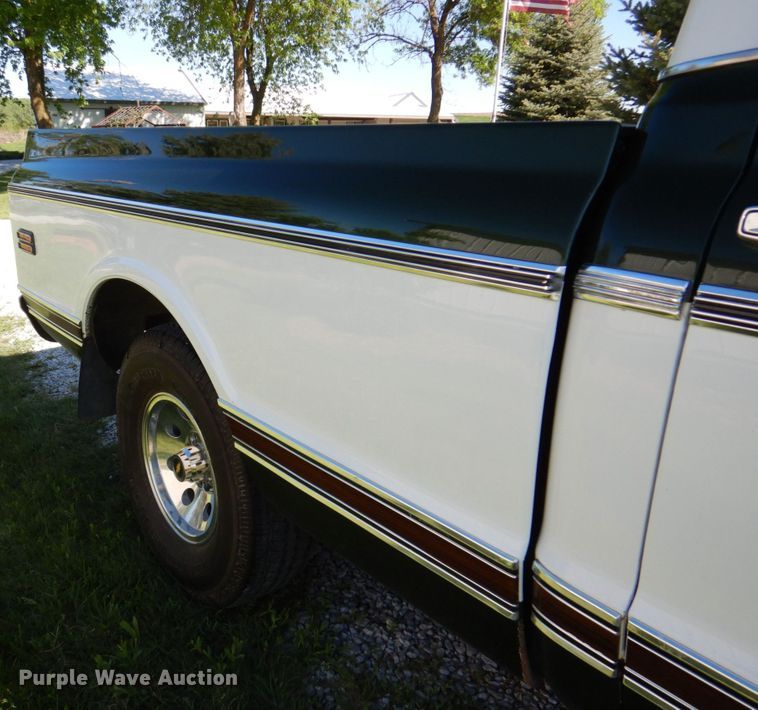 image for item DN7393 1972 Chevrolet Cheyenne 10  pickup truck