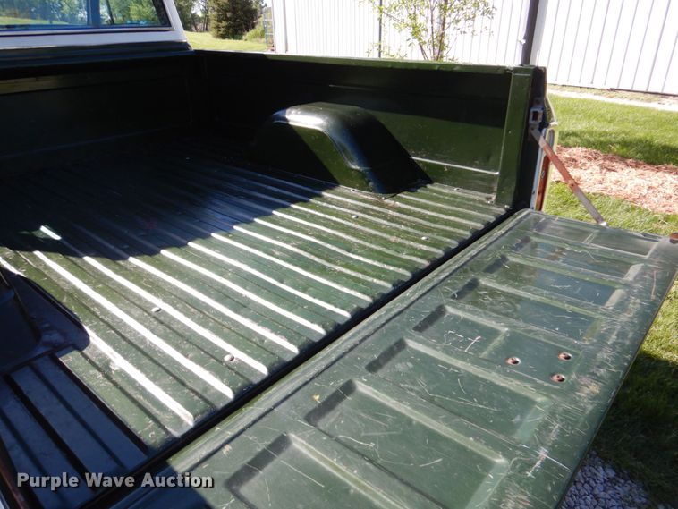 image for item DN7393 1972 Chevrolet Cheyenne 10  pickup truck