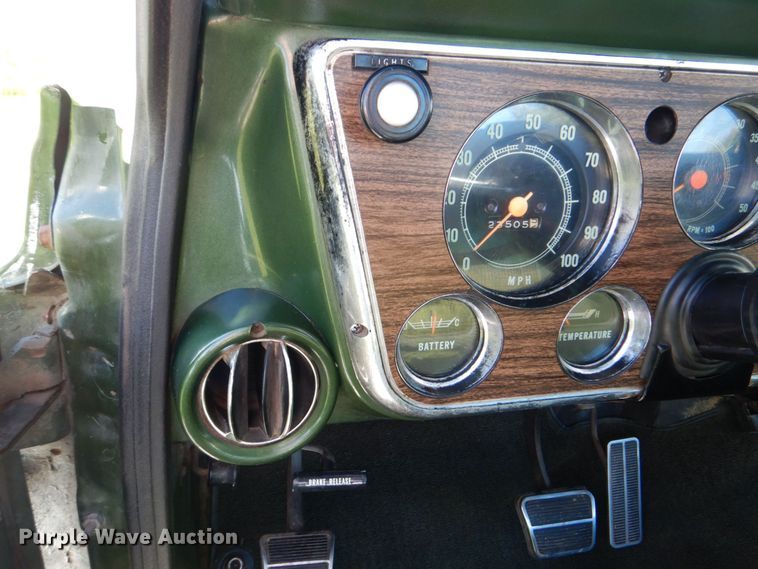 image for item DN7393 1972 Chevrolet Cheyenne 10  pickup truck