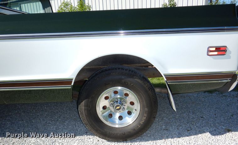 image for item DN7393 1972 Chevrolet Cheyenne 10  pickup truck